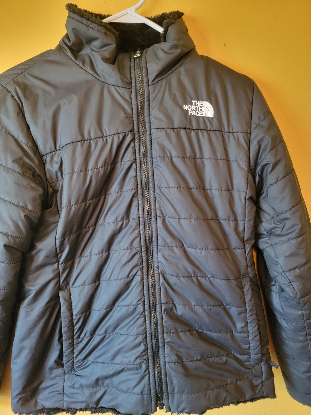 The North Face Youth Medium Insulated Reversable, Black Jacket.